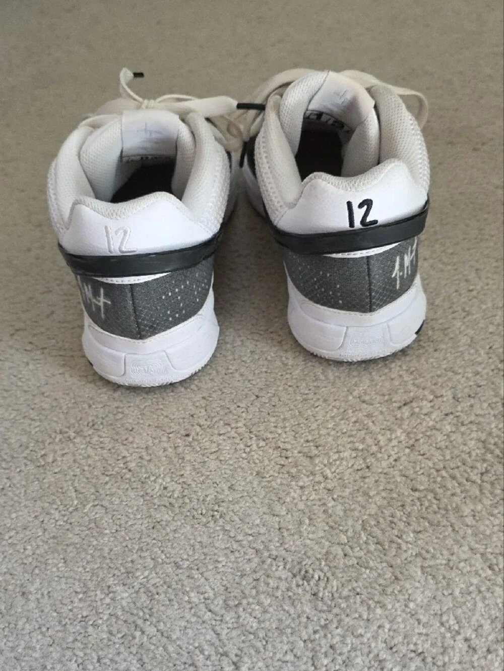 Nike Men's Ja 1 Basketball Sneakers, Size 9 (US)